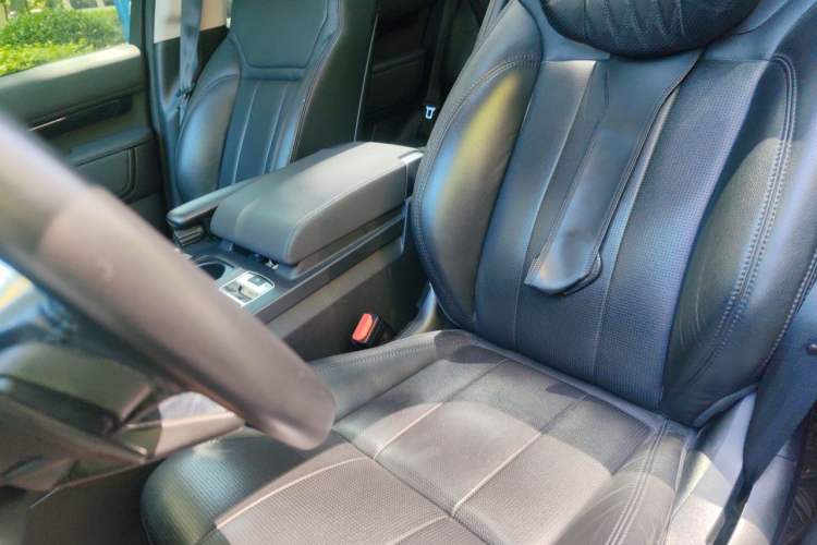 Used Land Rover Discovery 2019 3.0 SC V6 SE Left Front Seat