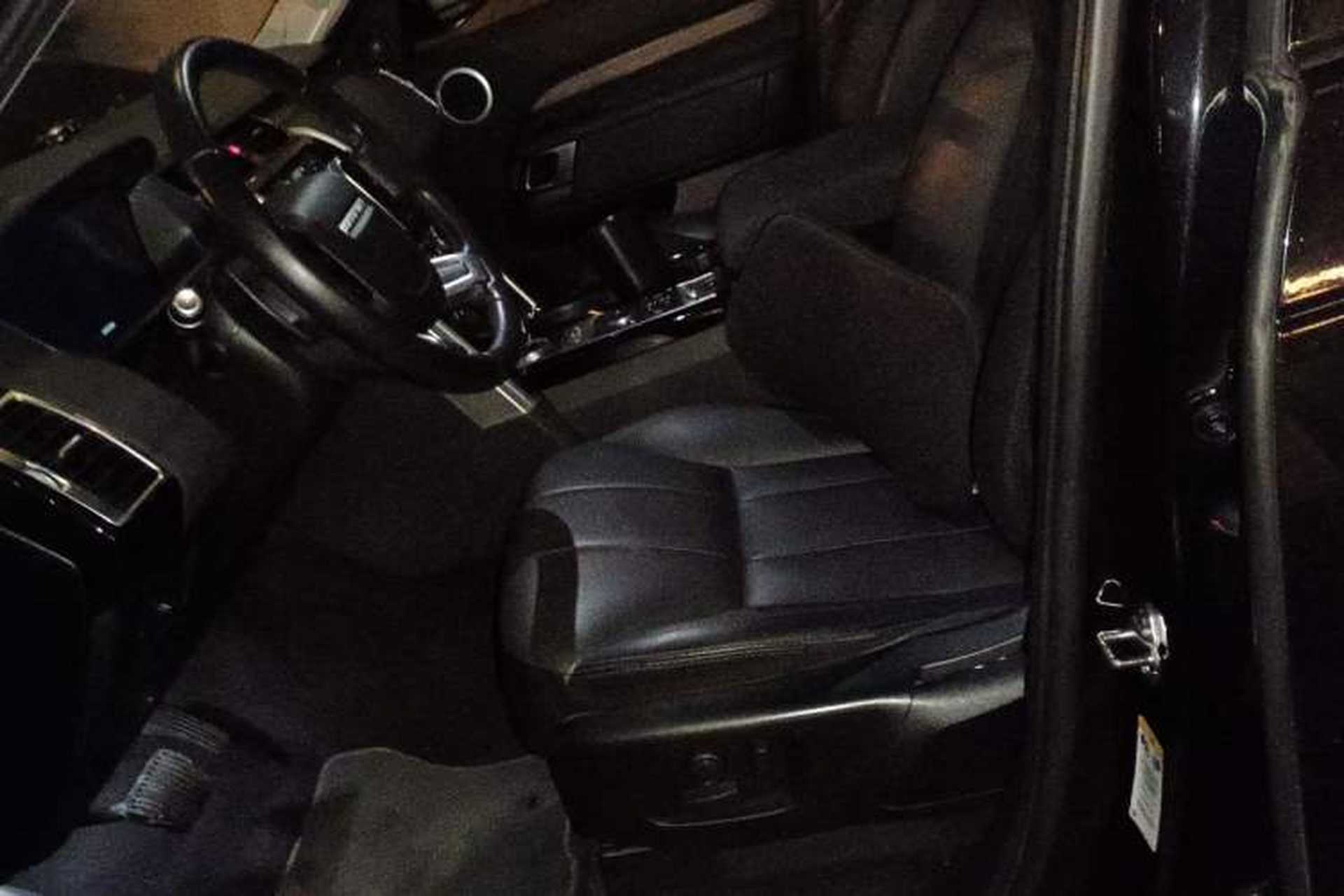 Used Land Rover Discovery 2019 2.0T HSE Left Front Seat