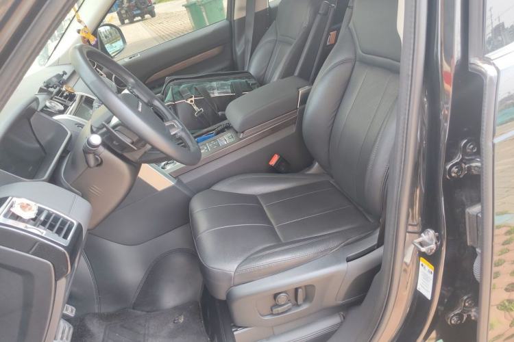 Used Land Rover Discovery 2019 2.0T HSE Left Front Seat