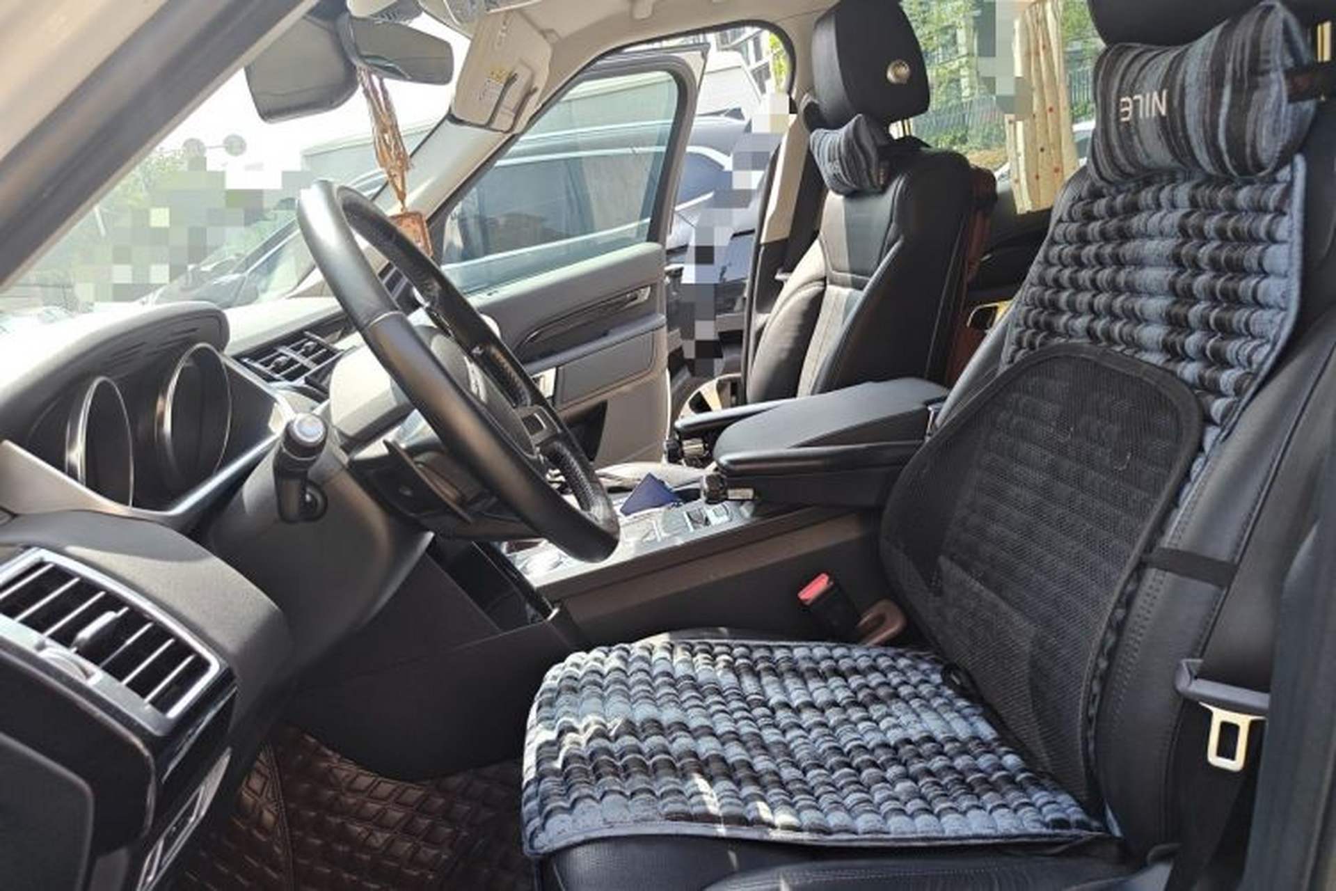 Used Land Rover Discovery 2019 2.0T SE Left Front Seat