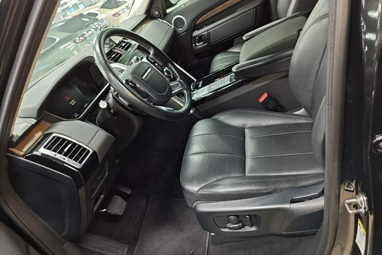 Used Land Rover Discovery 2019 3.0 SC V6 HSE Left Front Seat