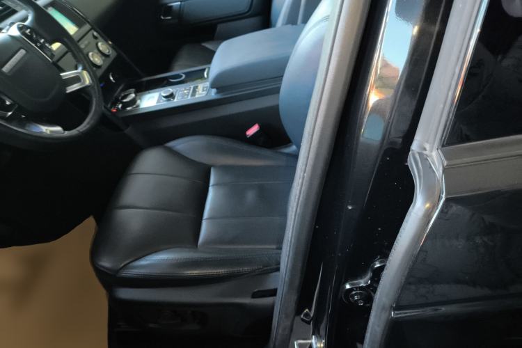 Used Land Rover Discovery 2019 3.0 SC V6 SE Left Front Seat