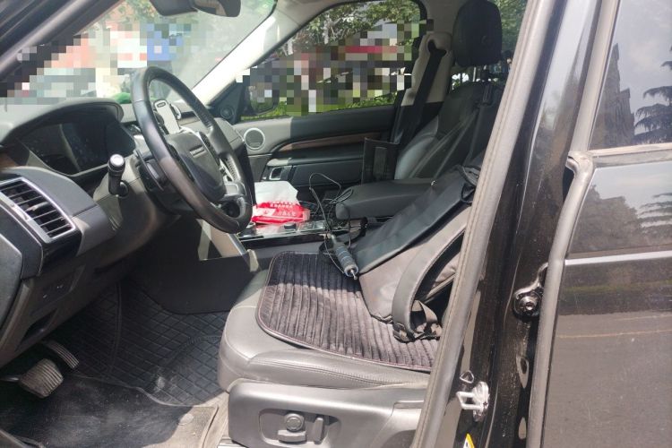 Used Land Rover Discovery 2019 2.0T HSE Left Front Seat