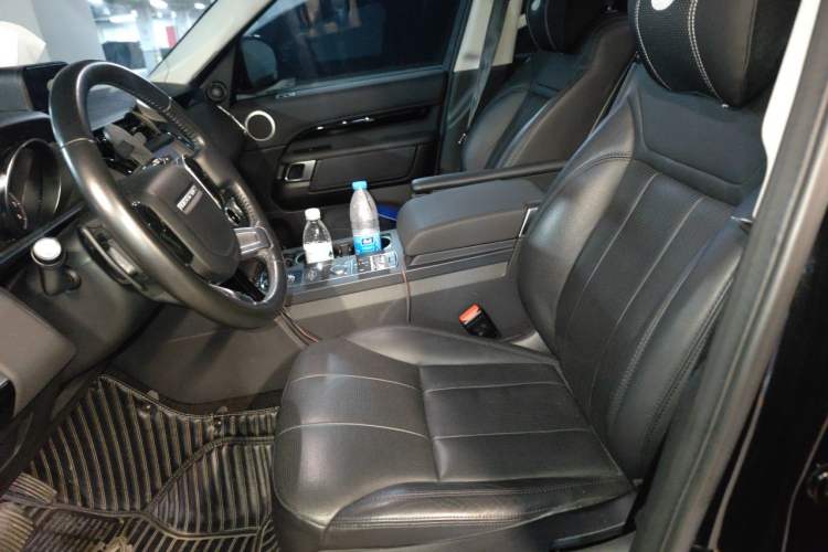 Used Land Rover Discovery 2019 3.0 SC V6 SE Left Front Seat