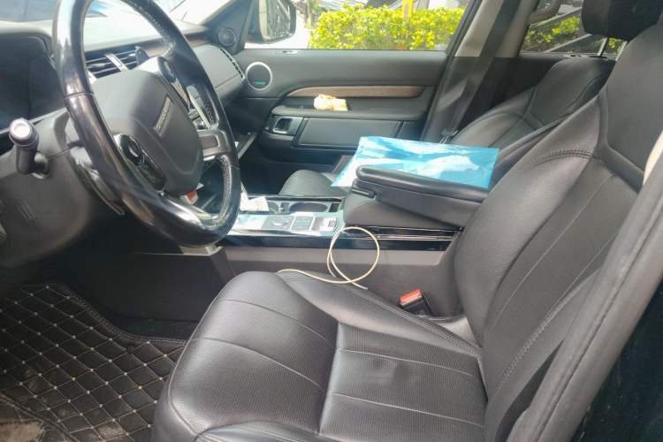 Used Land Rover Discovery 2019 3.0 SC V6 HSE Left Front Seat
