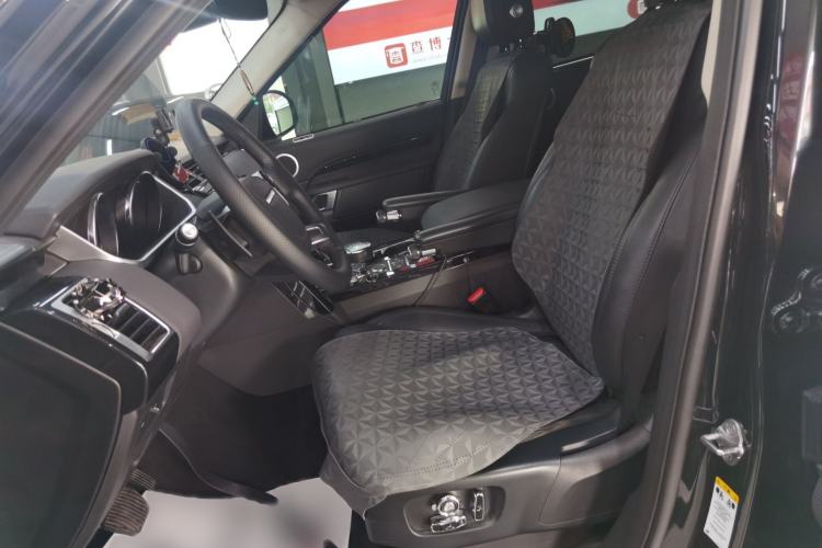 Used Land Rover Discovery 2019 2.0T SE Left Front Seat