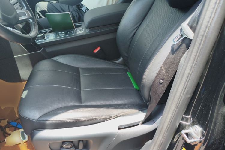 Used Land Rover Discovery 2019 3.0 SC V6 SE Left Front Seat