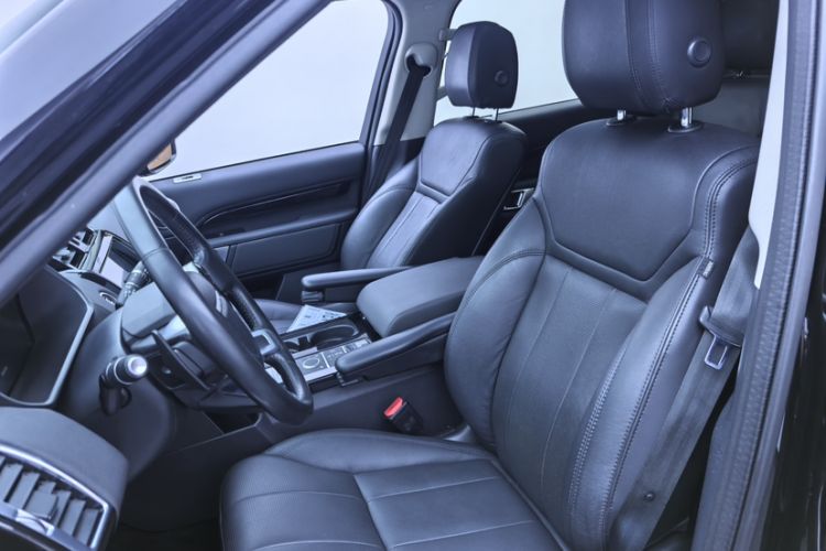 Used Land Rover Discovery 2019 3.0 SC V6 SE Left Front Seat