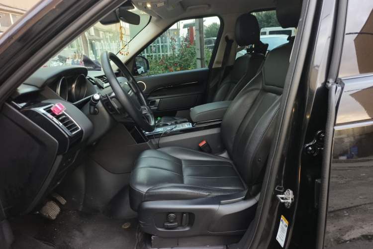 Used Land Rover Discovery 2019 3.0 SC V6 SE Left Front Seat