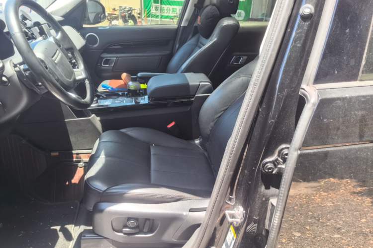 Used Land Rover Discovery 2019 3.0 SC V6 SE Left Front Seat