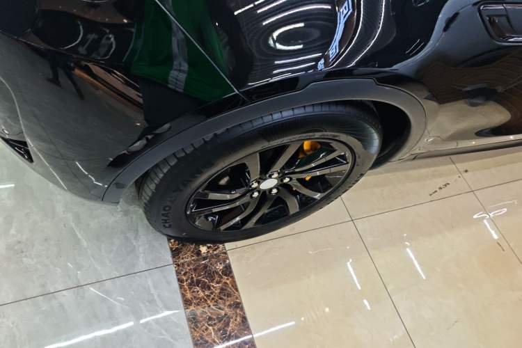 Used Land Rover Discovery 2019 3.0 SC V6 HSE Left Front Wheel Hub