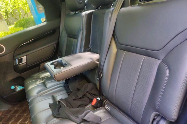 Used Land Rover Discovery 2019 3.0 SC V6 SE Left Rear Seat