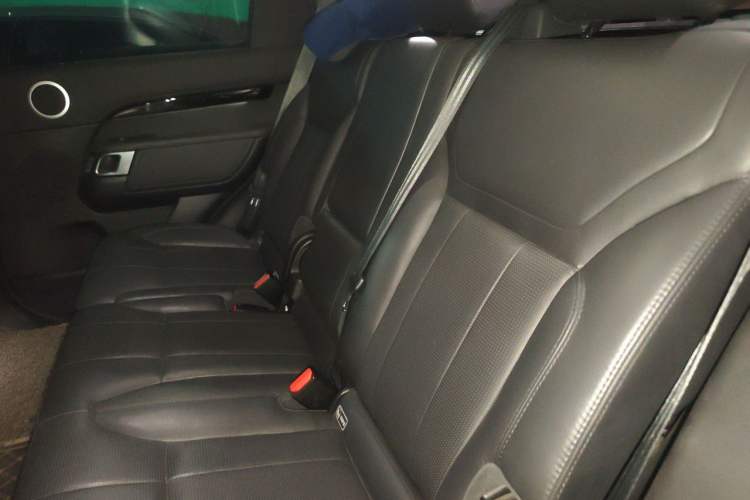 Used Land Rover Discovery 2019 3.0 SC V6 SE Left Rear Seat