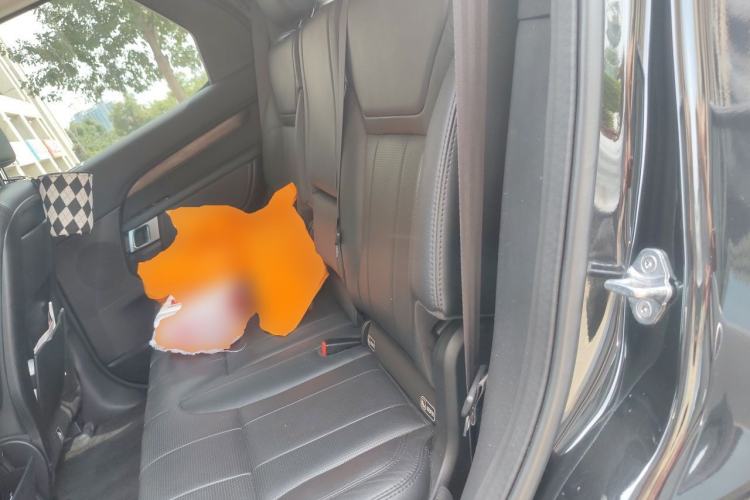 Used Land Rover Discovery 2019 2.0T HSE Left Rear Seat