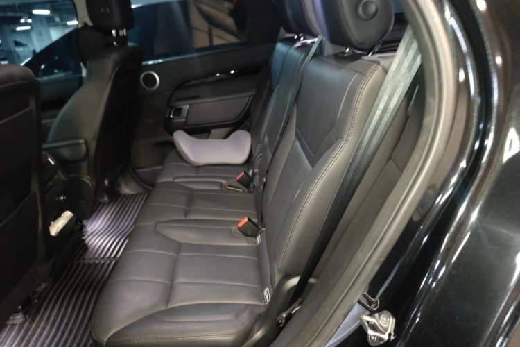 Used Land Rover Discovery 2019 3.0 SC V6 SE Left Rear Seat