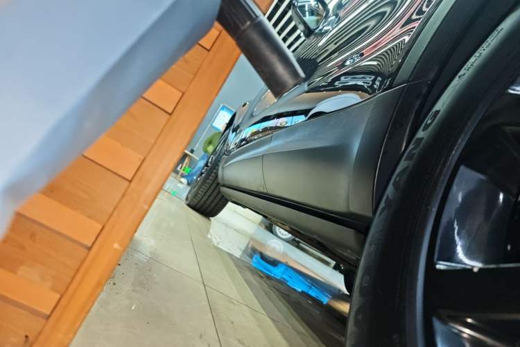 Used Land Rover Discovery 2019 3.0 SC V6 HSE Left Side Sill