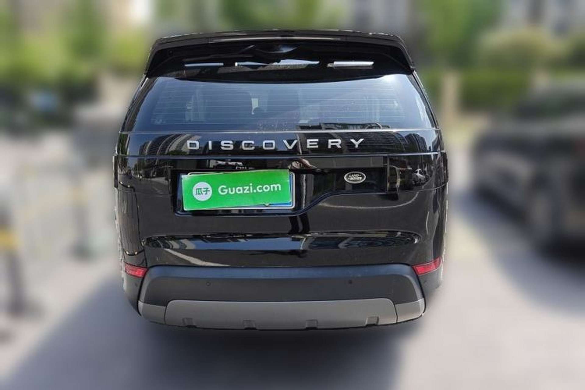 Used Land Rover Discovery 2019 2.0T SE Rear