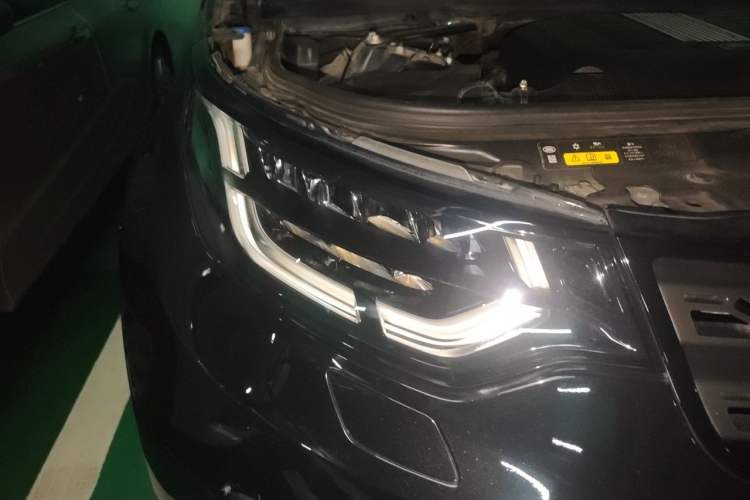 Used Land Rover Discovery 2019 3.0 SC V6 SE Right Front Headlight