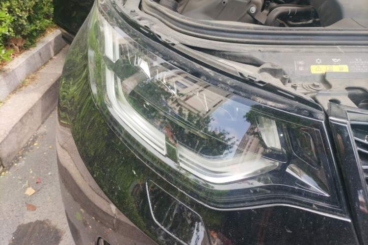 Used Land Rover Discovery 2019 2.0T HSE Right Front Headlight