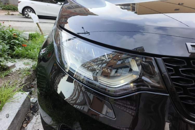 Used Land Rover Discovery 2019 3.0 SC V6 SE Right Front Headlight