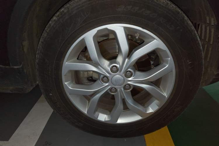 Used Land Rover Discovery 2019 2.0T SE Right Front Wheel Hub