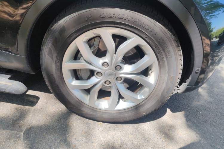 Used Land Rover Discovery 2019 3.0 SC V6 SE Right Front Wheel Hub
