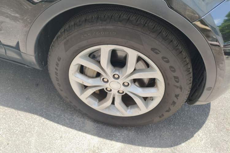 Used Land Rover Discovery 2019 3.0 SC V6 SE Right Front Wheel Hub
