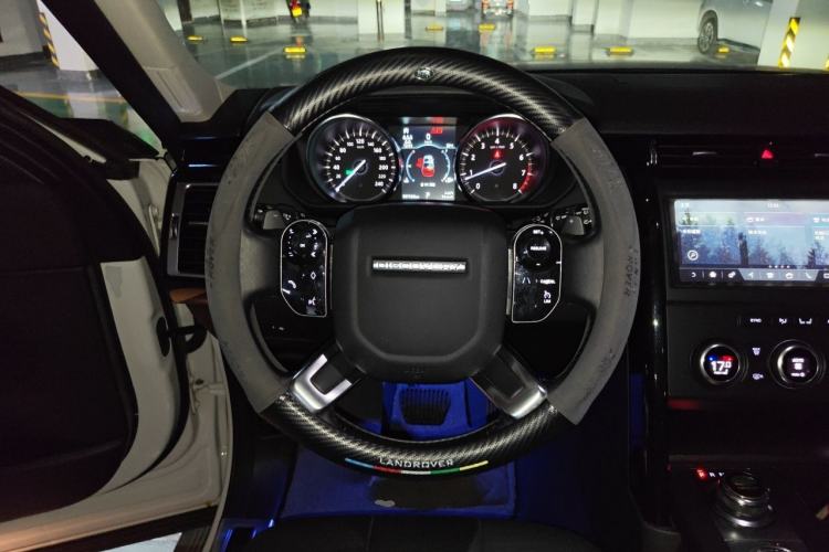 Used Land Rover Discovery 2019 2.0T SE Steering Wheel