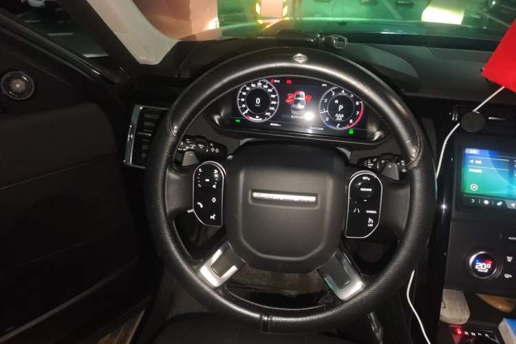 Used Land Rover Discovery 2019 3.0 SC V6 SE Steering Wheel