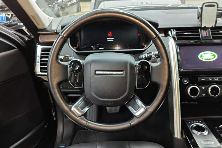 Used Land Rover Discovery 2019 3.0 SC V6 HSE Steering Wheel