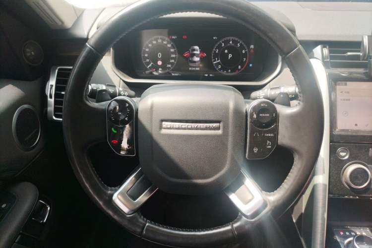 Used Land Rover Discovery 2019 2.0T HSE Steering Wheel
