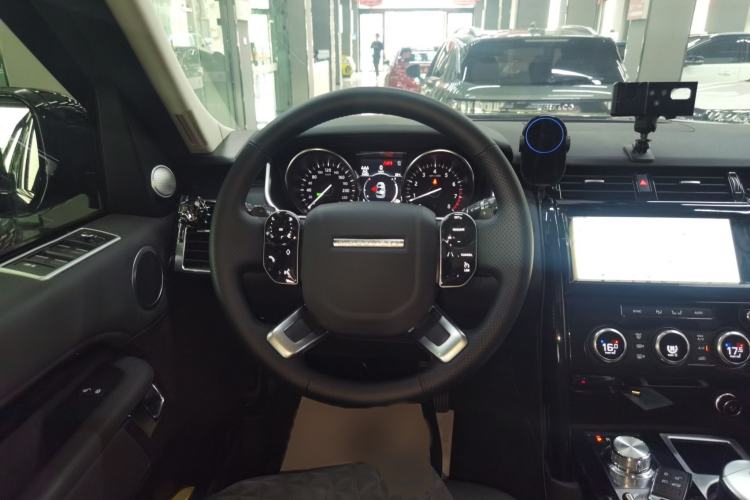 Used Land Rover Discovery 2019 2.0T SE Steering Wheel