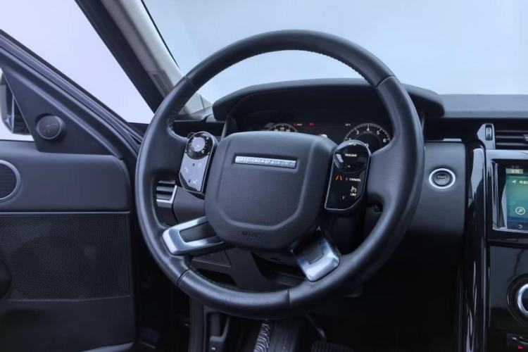 Used Land Rover Discovery 2019 3.0 SC V6 SE Steering Wheel