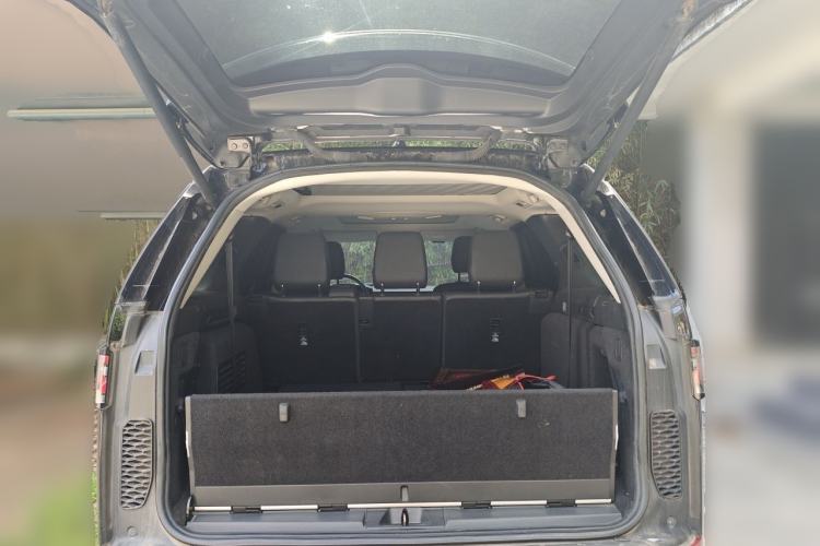 Used Land Rover Discovery 2019 3.0 SC V6 HSE Trunk
