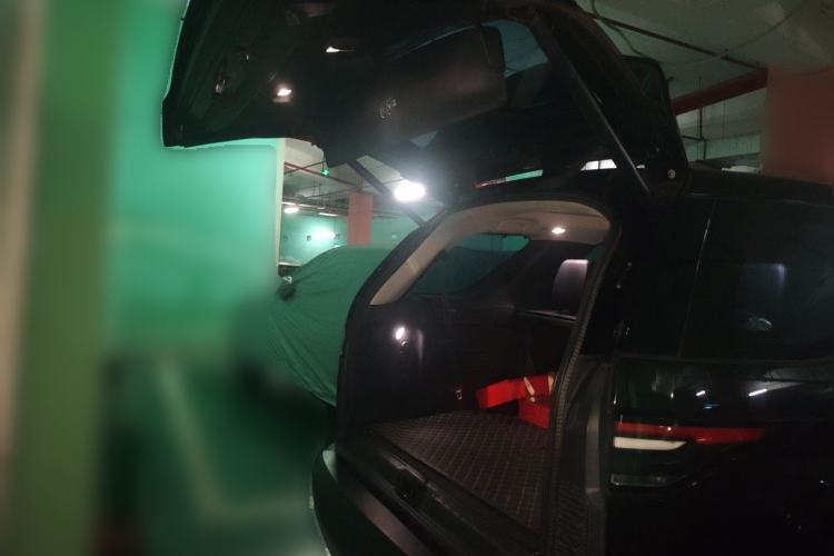 Used Land Rover Discovery 2019 3.0 SC V6 SE Trunk