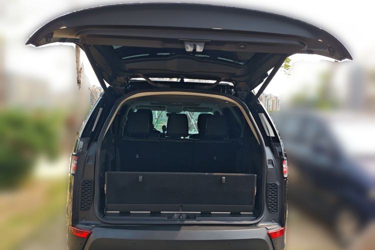 Used Land Rover Discovery 2019 3.0 SC V6 HSE Trunk