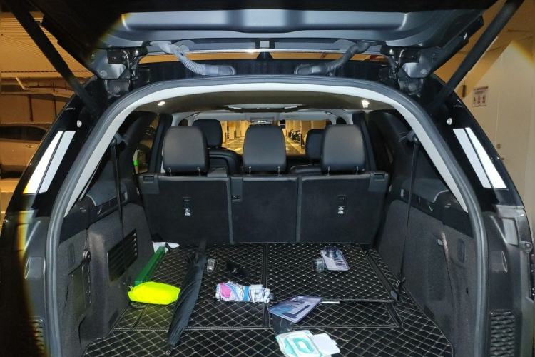 Used Land Rover Discovery 2019 2.0T SE Trunk