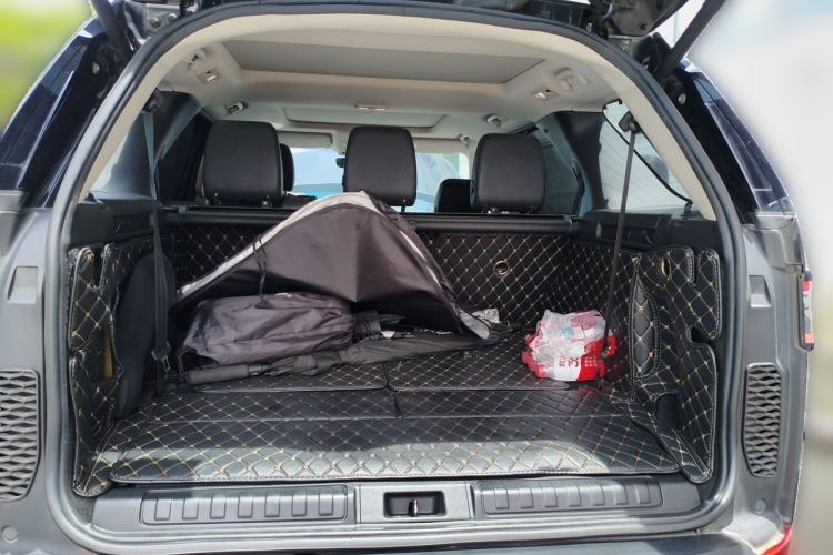 Used Land Rover Discovery 2019 3.0 SC V6 SE Trunk