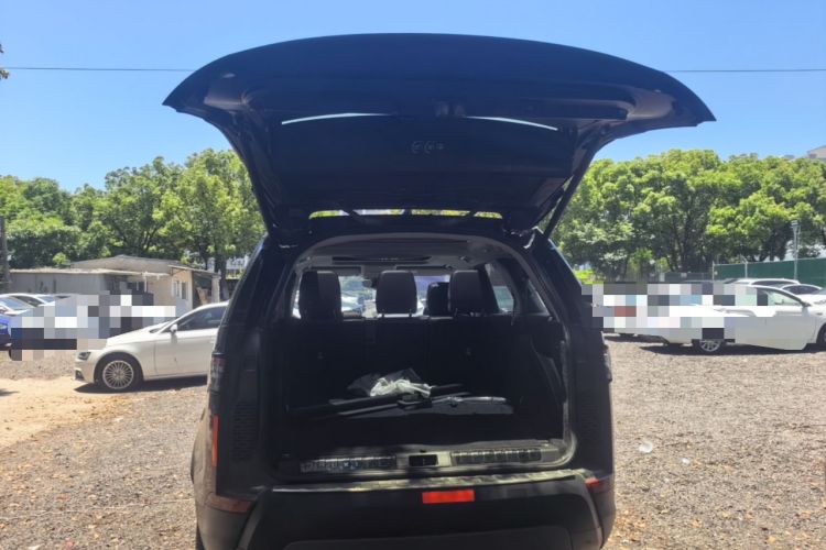 Used Land Rover Discovery 2019 3.0 SC V6 SE Trunk