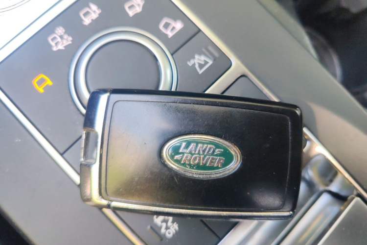 Used Land Rover Discovery 2019 3.0 SC V6 SE Vehicle Key