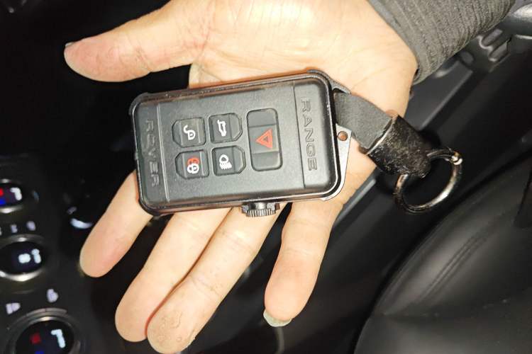Used Land Rover Discovery 2019 2.0T SE Vehicle Key