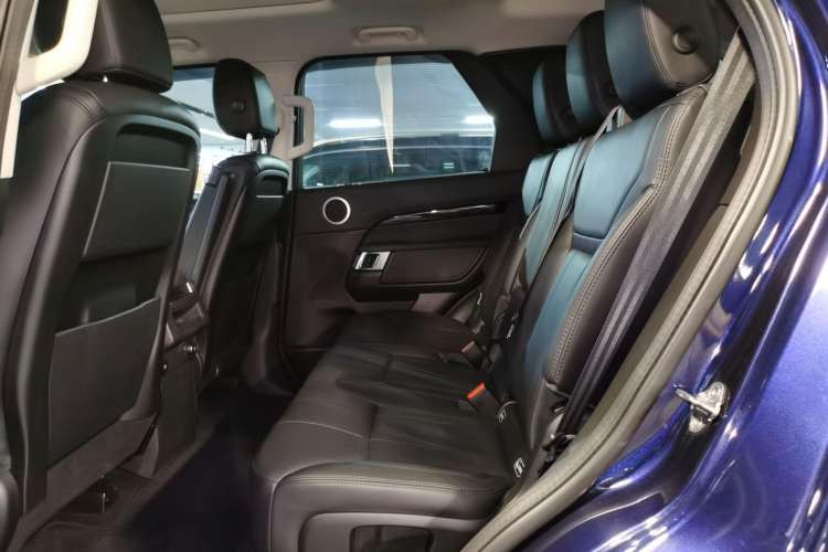 Used Land Rover Discovery 2019 3.0 SC V6 SE Interior 1