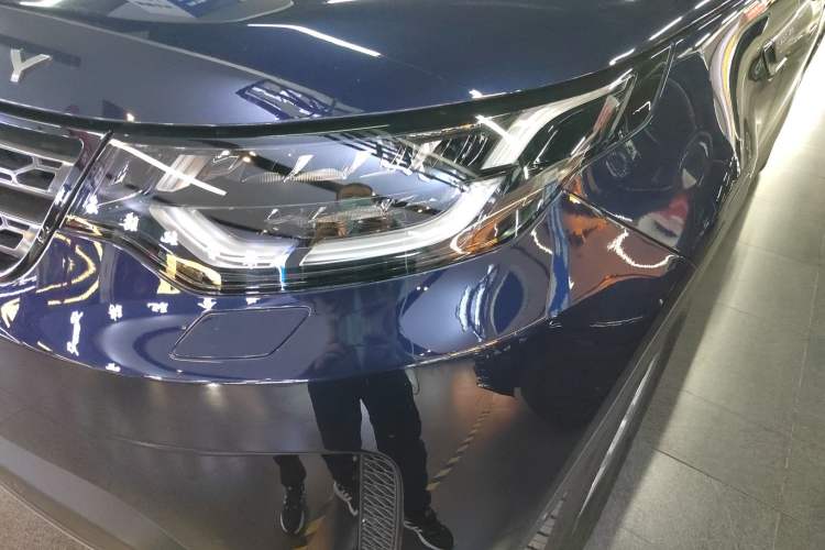 Used Land Rover Discovery 2019 3.0 SC V6 SE Left Front Headlight