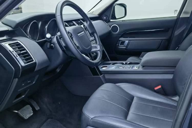 Used Land Rover Discovery 2019 3.0 SC V6 SE Left Front Seat