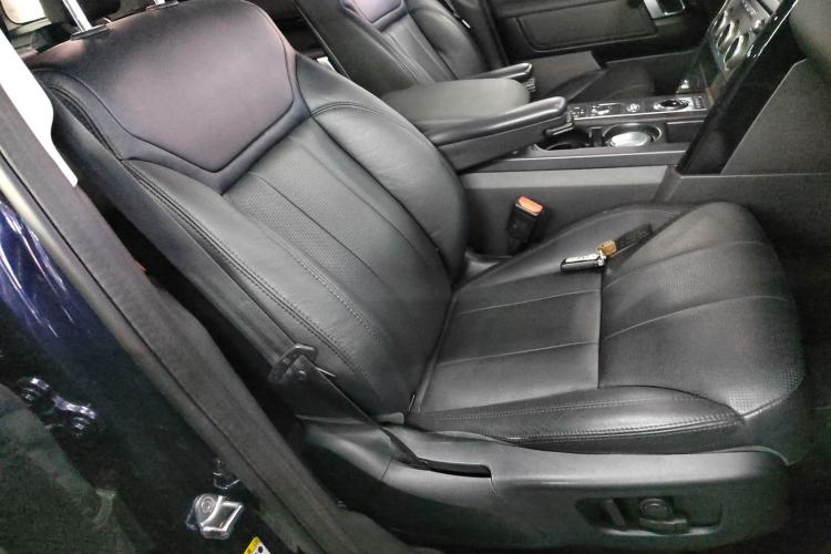 Used Land Rover Discovery 2019 3.0 SC V6 SE Right Front Seat