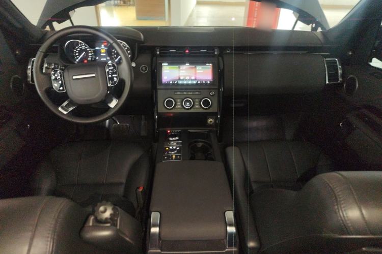 Used Land Rover Discovery 2019 2.0T SE Center Console