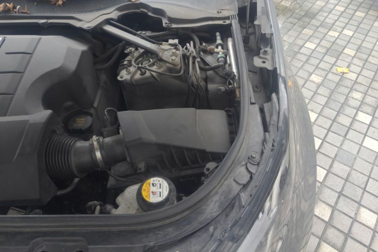 Used Land Rover Discovery 2019 3.0 SC V6 SE Engine Bay Left