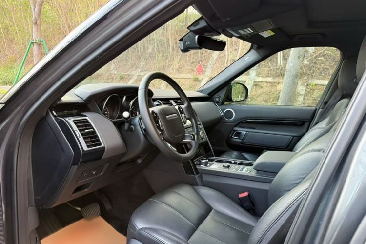 Used Land Rover Discovery 2019 2.0T SE Exterior 6