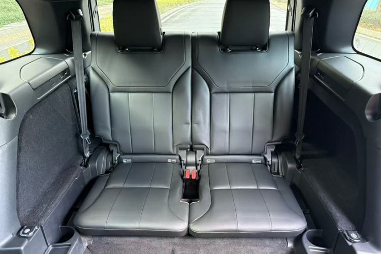 Used Land Rover Discovery 2019 2.0T SE Exterior 8