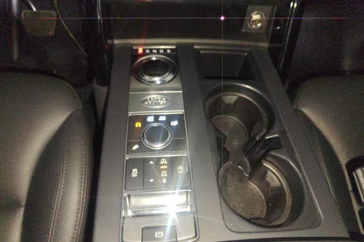 Used Land Rover Discovery 2019 2.0T SE Gear Lever